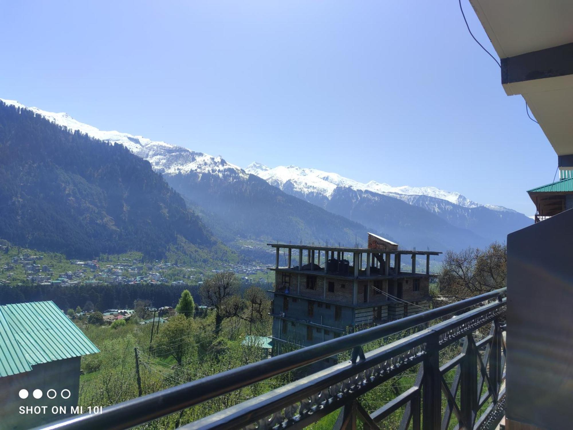 Krishana Cottage A Pure Veg !!!300 M From Hadimba Temple!!!Balcony Rooms!!!Veg Restaurant!!!Couple Friendly!!!Family Cottage!!! Manāli Eksteriør bilde