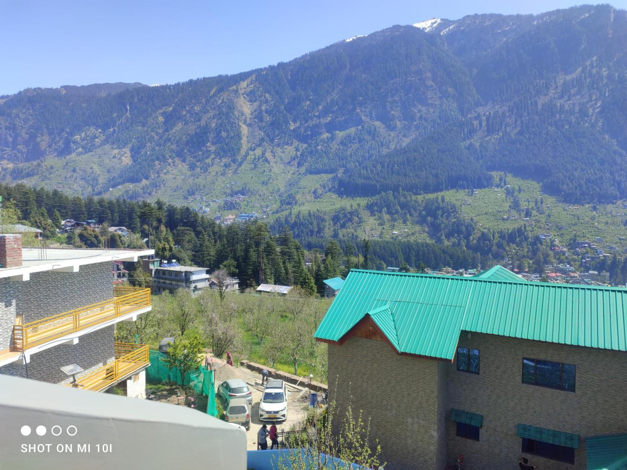 Krishana Cottage A Pure Veg !!!300 M From Hadimba Temple!!!Balcony Rooms!!!Veg Restaurant!!!Couple Friendly!!!Family Cottage!!! Manāli Eksteriør bilde