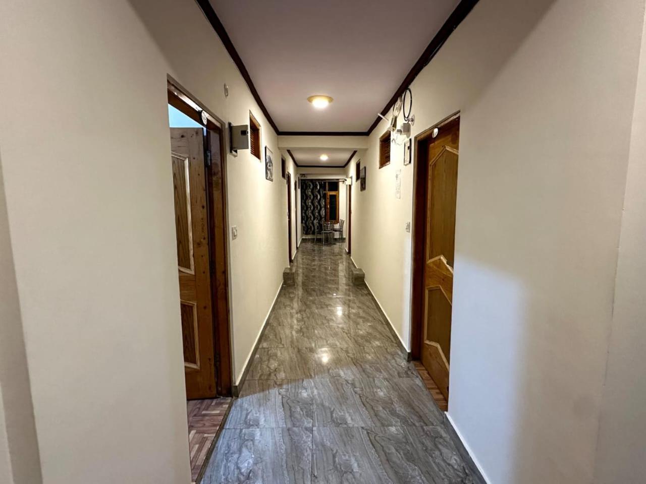 Krishana Cottage A Pure Veg !!!300 M From Hadimba Temple!!!Balcony Rooms!!!Veg Restaurant!!!Couple Friendly!!!Family Cottage!!! Manāli Eksteriør bilde